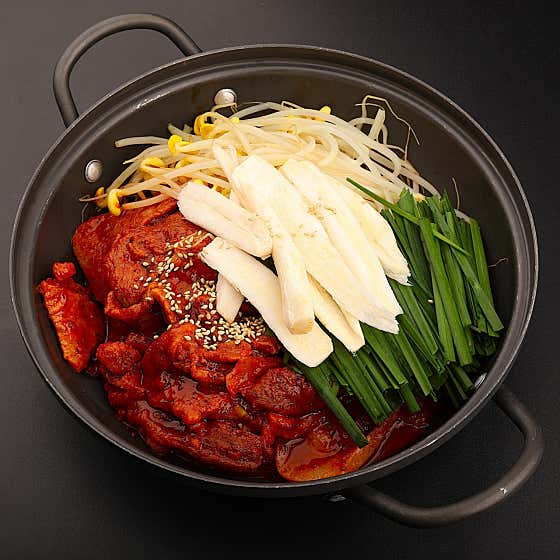 더덕돼지고기두루치기 메뉴 사진(네이버)