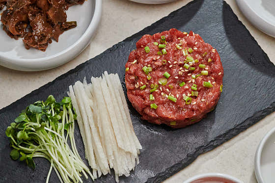 ++한우육회 100g 메뉴 사진(네이버)
