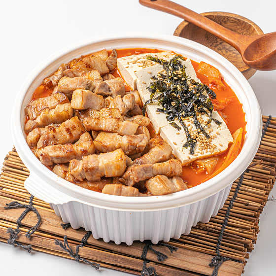 삼겹 가득 (500g) 묵은지 김치찜 메뉴 사진(네이버)