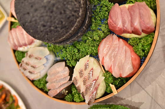 석홍란 아산칼국수 & 다도횟집 · 네이버 지도·플레이스 10