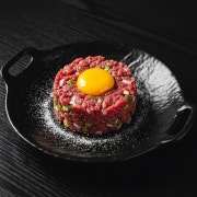 올베 마늘육회 메뉴 사진(네이버)