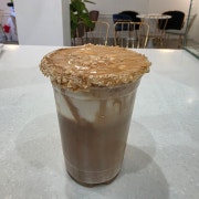 넛티크림라떼 메뉴 사진(네이버)