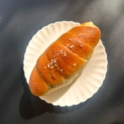 올리브치즈소금빵 메뉴 사진(네이버)