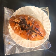 명란듬뿍소금빵 메뉴 사진(네이버)