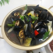 양푼이 홍합탕(계절) 메뉴 사진(네이버)