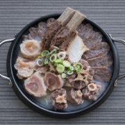 모듬수육전골(왕갈비+꼬리+도가니+뽈살 메뉴 사진(네이버)