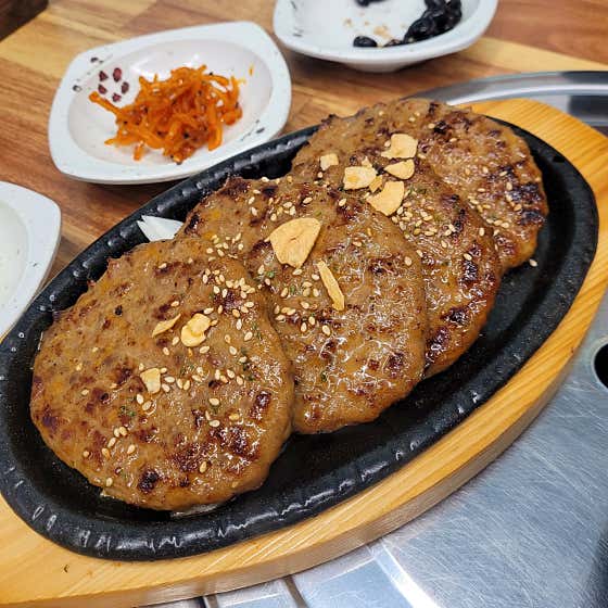 [한우] 마늘떡갈비 한상 메뉴 사진(네이버)