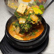 냉이우삼겹된장찌개 메뉴 사진(네이버)