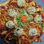 무뼈닭발볶음&주먹밥 메뉴 사진(네이버)