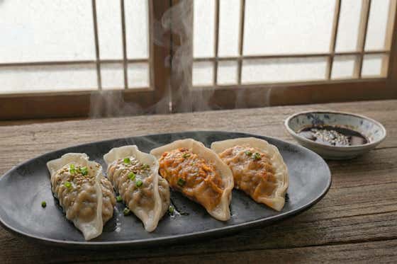 반반만두(고기+김치) 메뉴 사진(네이버)