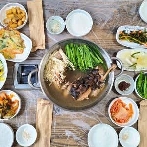오리 능이백숙 메뉴 사진(네이버)