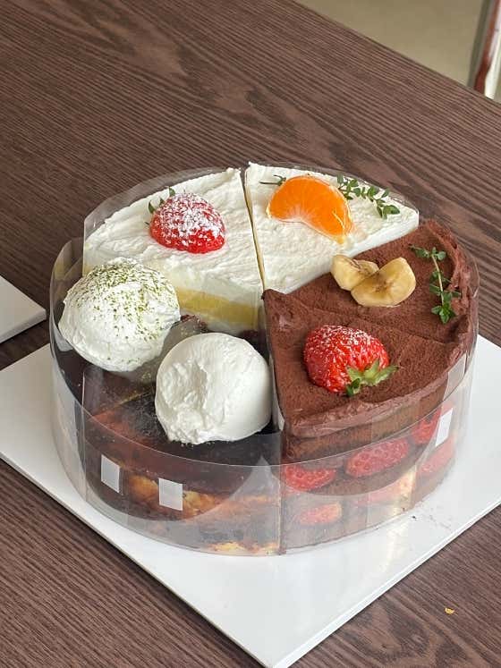 모둠 홀케이크(6조각 선택) 메뉴 사진(네이버)