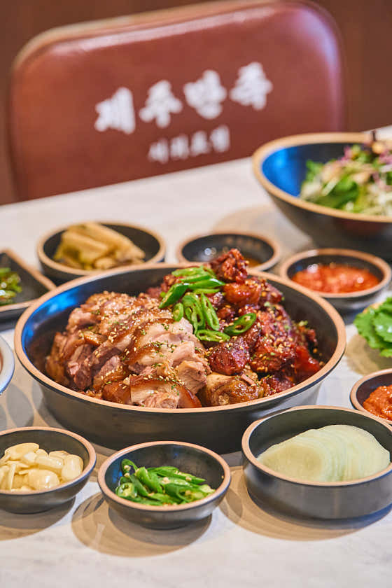 반반족발(순두부찌게+냉채샐러드제공) 메뉴 사진(네이버)