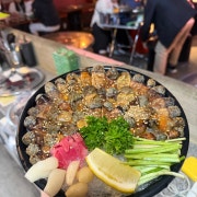 봄 제철 미더덕회 메뉴 사진(네이버)