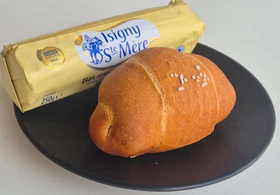 수제 이즈니버터 소금빵 메뉴 사진(네이버)
