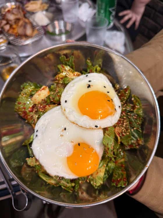 봄동비빔밥 메뉴 사진(네이버)