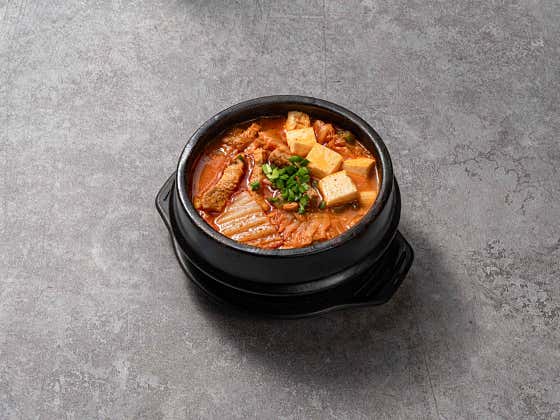 [점심] 돼지고기 듬뿍 김치찌개 메뉴 사진(네이버)