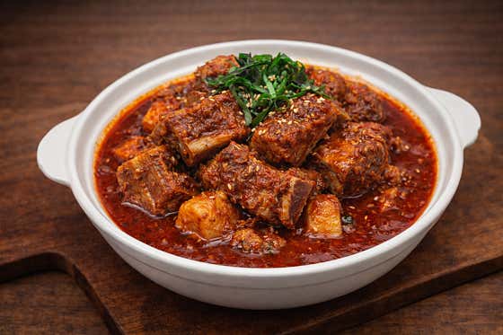 [대표메뉴]돼지갈비찜(매운맛) 메뉴 사진(네이버)
