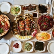 모둠꽃게장스페셜정식+솥밥(1인분) 메뉴 사진(네이버)