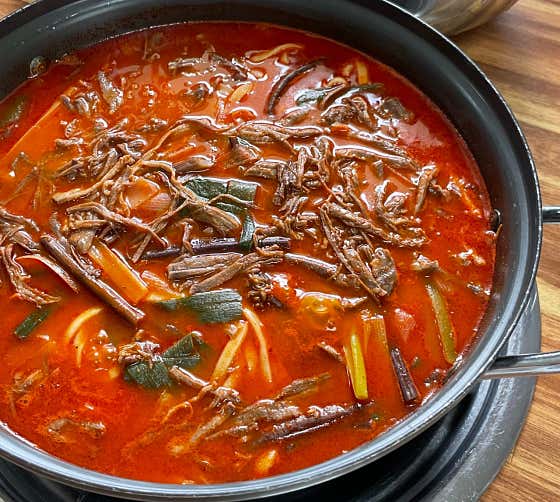 육개장 칼국수(2인) 메뉴 사진(네이버)