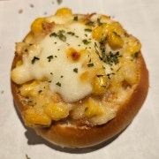 수제콘치즈번 메뉴 사진(네이버)