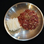 육회 메뉴 사진(네이버)