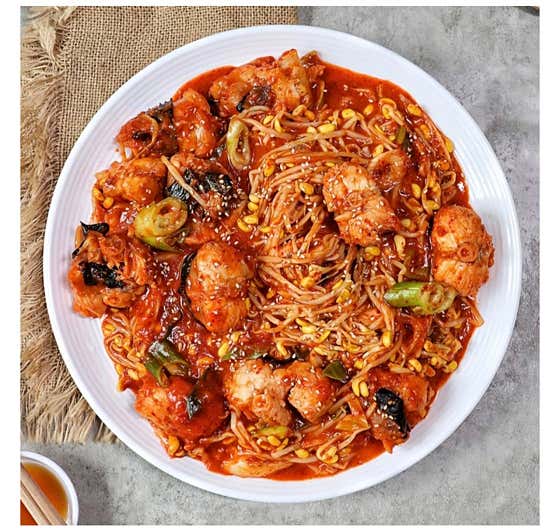 홍대칼국수와족발 판교역점 사진 2