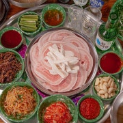 철뚝 꽃삼겹살(200g) 메뉴 사진(네이버)