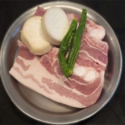국내산 생삼겹살 180g 메뉴 사진(네이버)