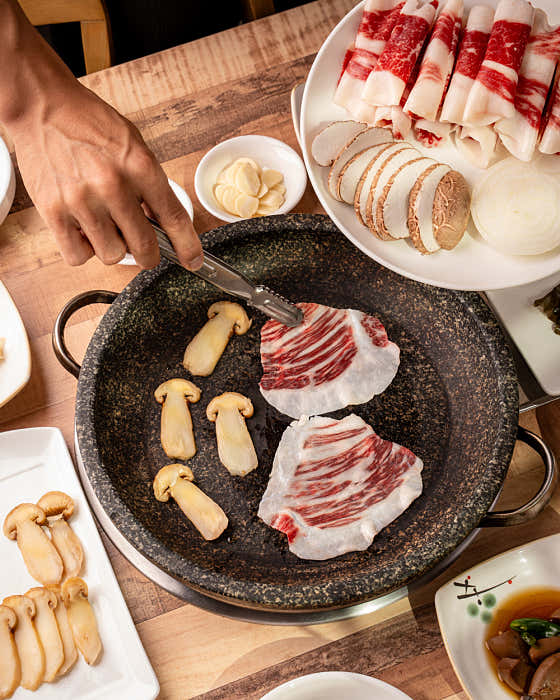 송이 차돌박이 정식(1인/150g) 메뉴 사진(네이버)