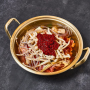 얼큰 생 돼지찌개 메뉴 사진(네이버)