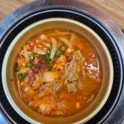 돼지김치등뼈 메뉴 사진(네이버)