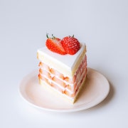 딸기 3단 케이크 (시즌아웃) 메뉴 사진(네이버)