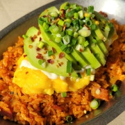 아보카도 김치 볶음밥 메뉴 사진(네이버)