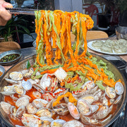 얼큰바지락칼국수&강된장보리밥 메뉴 사진(네이버)