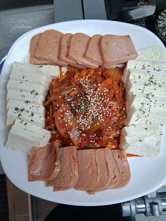 스팸&두부김치 메뉴 사진(네이버)