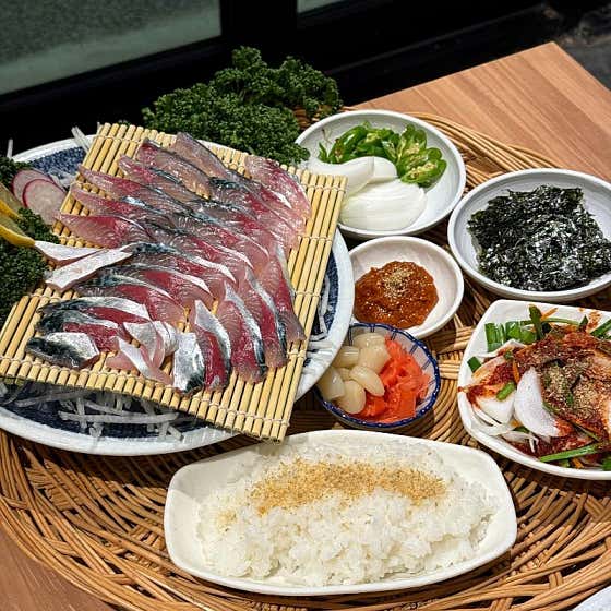 고등어회 한상 메뉴 사진(네이버)