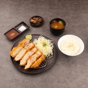 "한정수량" 특로스카츠 메뉴 사진(네이버)