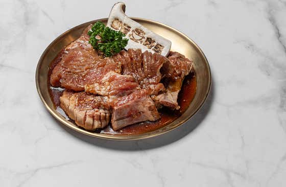 수제 돼지갈비(250g) 메뉴 사진(네이버)