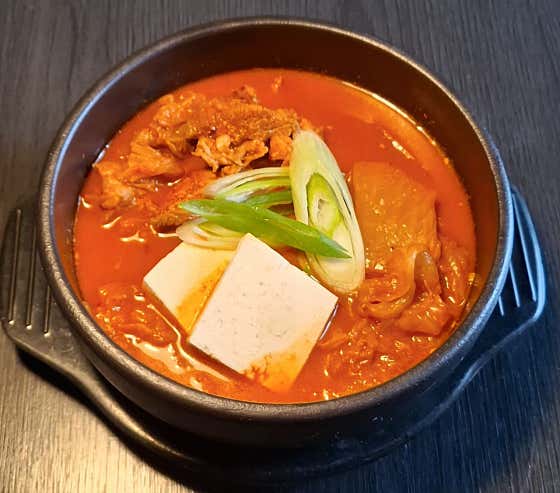 한도초과 김치찌게 메뉴 사진(네이버)