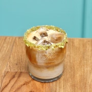 넛츠 화이트 (iced only) 메뉴 사진(네이버)