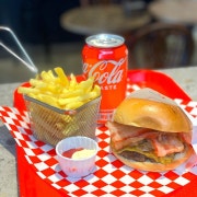BACON CHEESE BURGER 메뉴 사진(네이버)