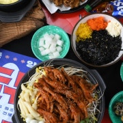 국물 반반닭발 세트 메뉴 사진(네이버)