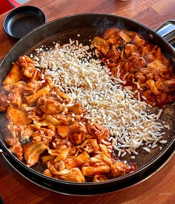 철판치즈닭갈비 메뉴 사진(네이버)