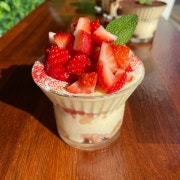 딸기 티라미수 컵 메뉴 사진(네이버)