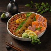 연어,새우장,육회 삼합 메뉴 사진(네이버)