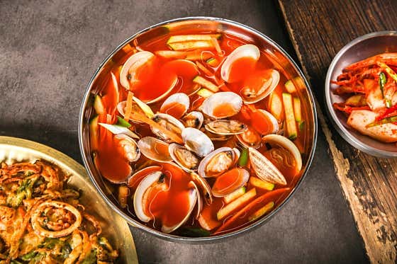 조개얼큰 손 칼국수 메뉴 사진(네이버)