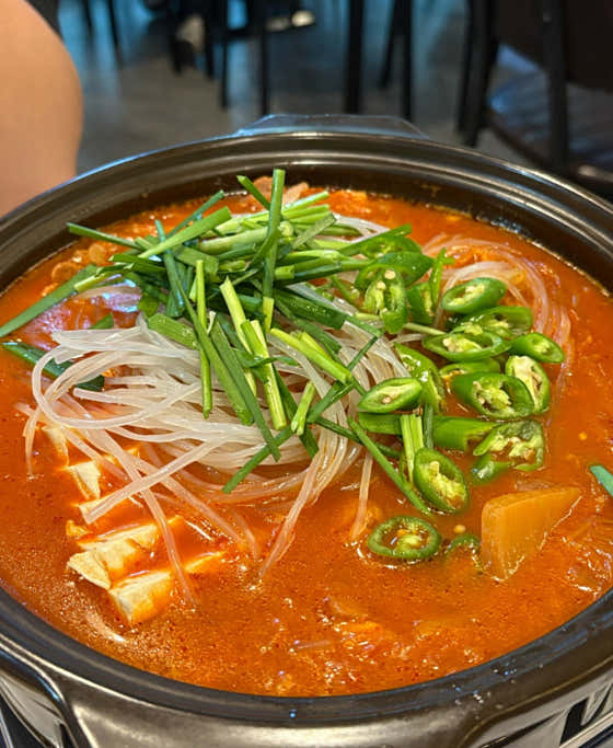 돼지 듬뿍 김치찌개 메뉴 사진(네이버)
