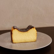 바스크 치즈케이크 메뉴 사진(네이버)