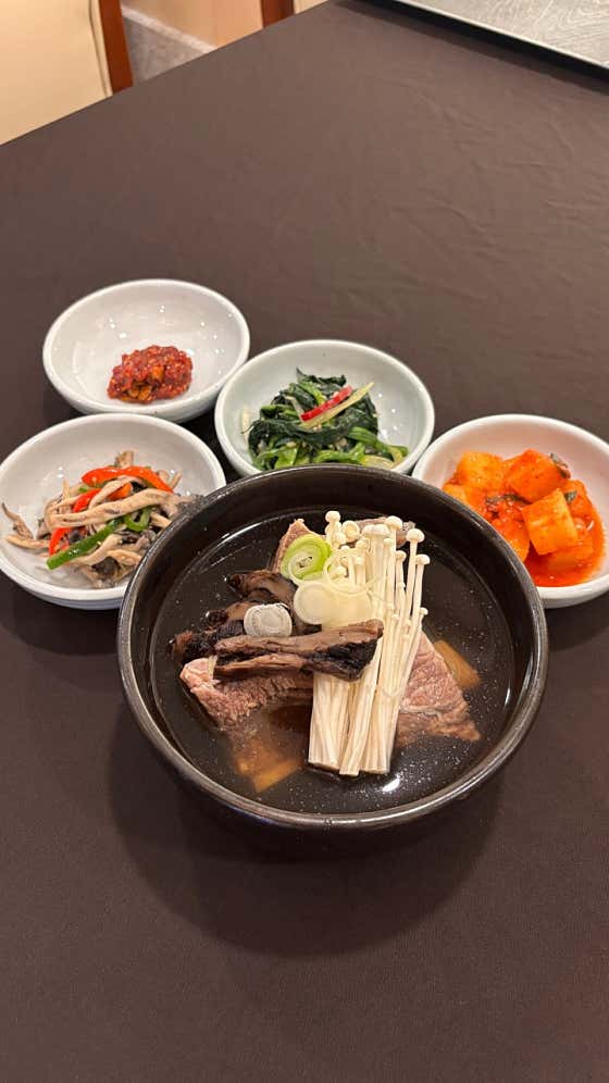 능이버섯 갈비탕 메뉴 사진(네이버)